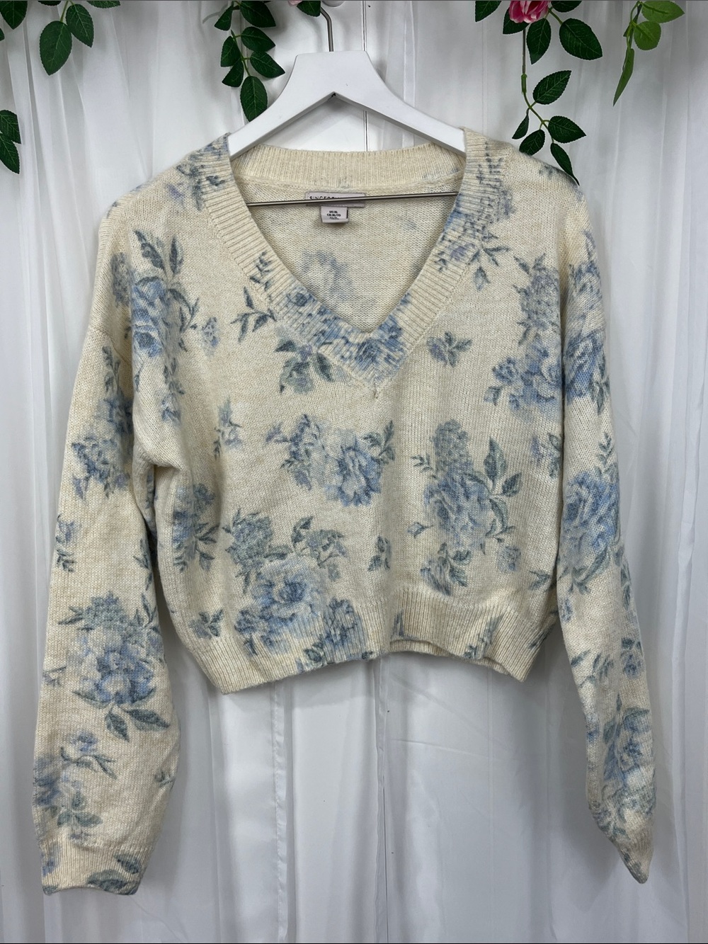 Sincerely Jules Pullover Vneck Crop Sweater XL Cream Light Blue Floral Print NWT